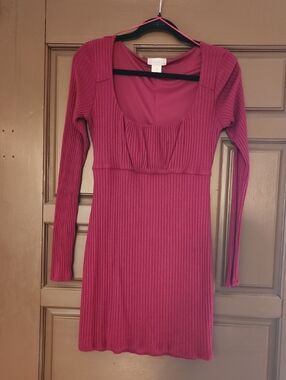 Altar'd State Ribbed Scoop-Neck Long Sleeve Dress in Deep Rose